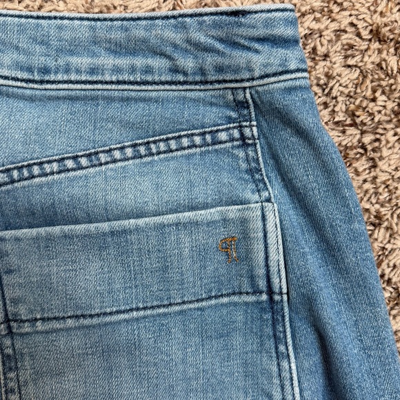 Pilcro Kenna Mid-Rise Heritage Barrel Jeans Icon Edition in Floral Resist Wash - Picture 10 of 15